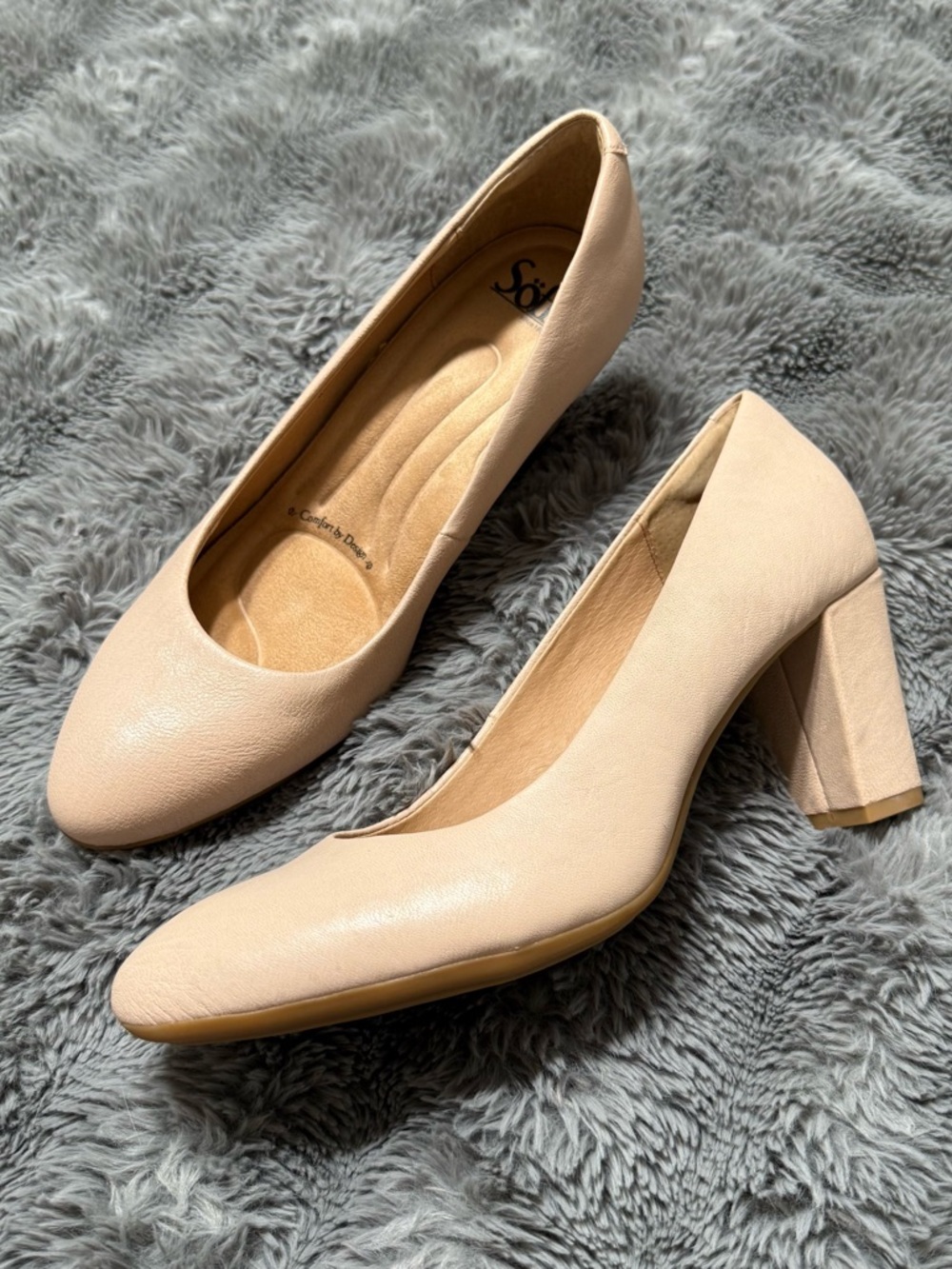 Comfortable Parisa Tapioca Beige Block Heel Pumps 9.5